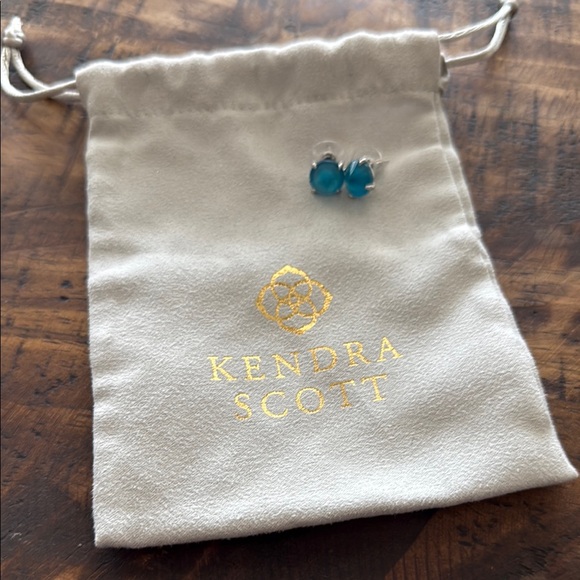 Kendra Scott Aqua Blue Stud Earrings - Picture 1 of 2